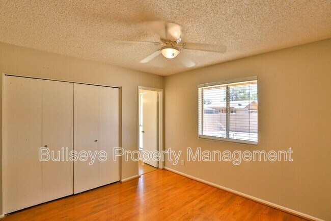 Building Photo - 331 W Pinon Ave