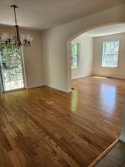 Primary Photo - 126 Nethermont Ave