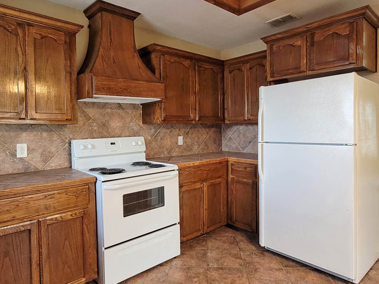 Building Photo - 2118 Aruba Dr