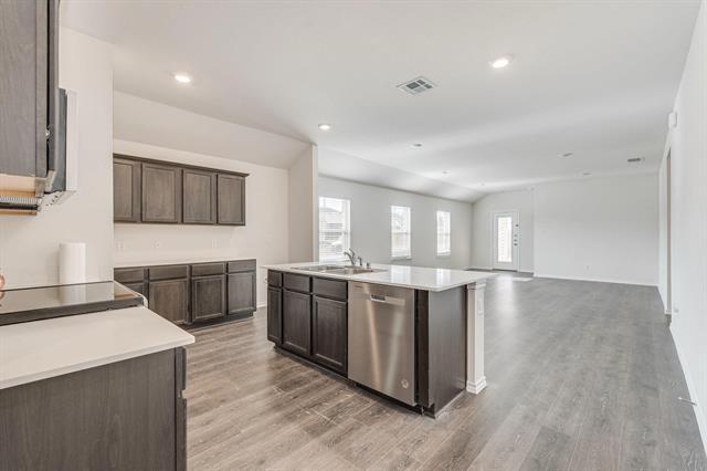 Building Photo - 2125 Croton Ave