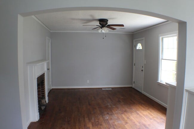 Building Photo - Your Cottage Awaits!