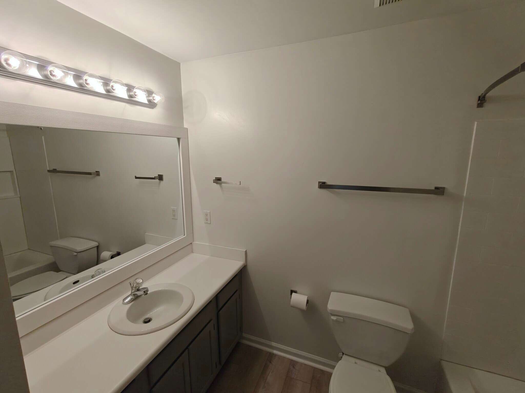 Building Photo - 108 Kingsley Woods Dr