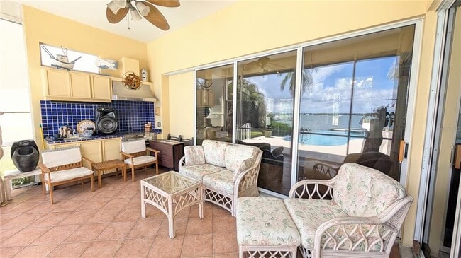 Building Photo - 4709 Dolphin Cay Ln S