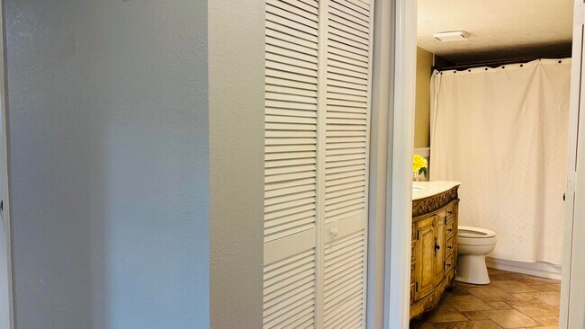 Building Photo - 9521 Boca Cove Cir