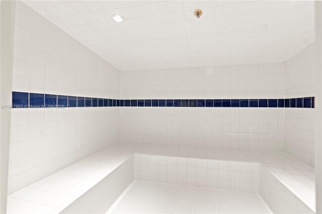 Building Photo - 1745 E Hallandale Beach Blvd