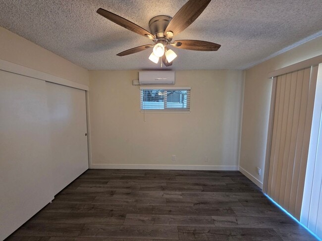 Building Photo - 2868 El Rio Cir