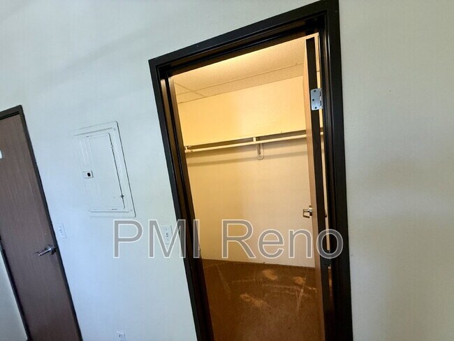 Building Photo - 1600 I St