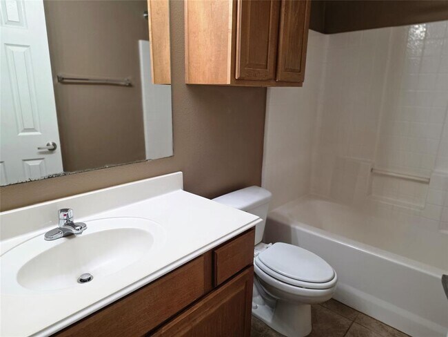 Building Photo - 305 Holleman Dr E