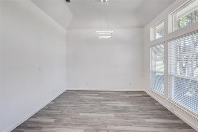 Building Photo - 1521 Palisades Dr