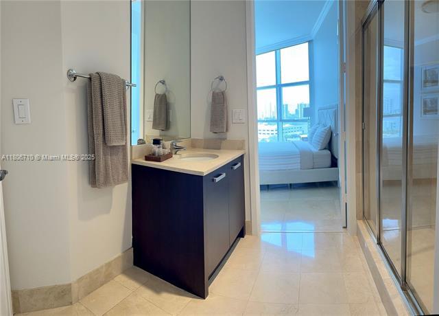 Building Photo - 18101 Collins Ave