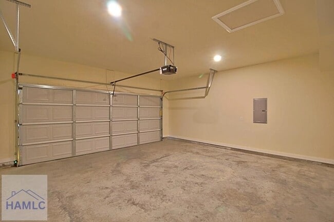 Building Photo - 711 Mill Creek Cir