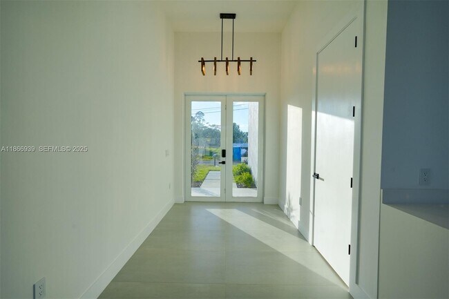 Building Photo - 5 SW 26th Pl