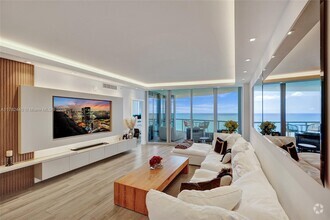 Building Photo - 17121 Collins Ave