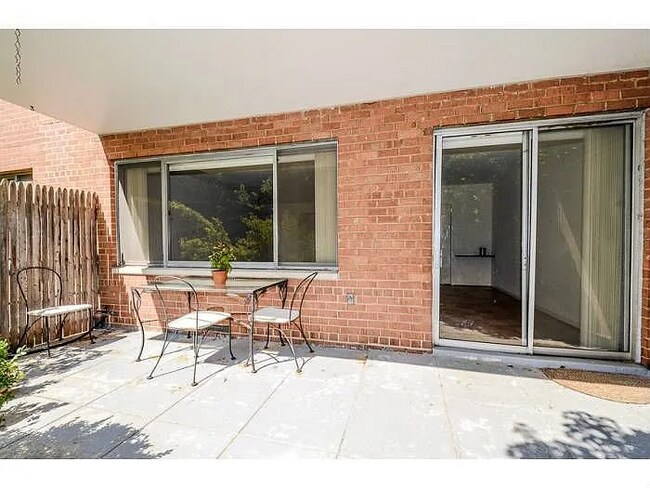 Building Photo - 4201 Cathedral Ave NW