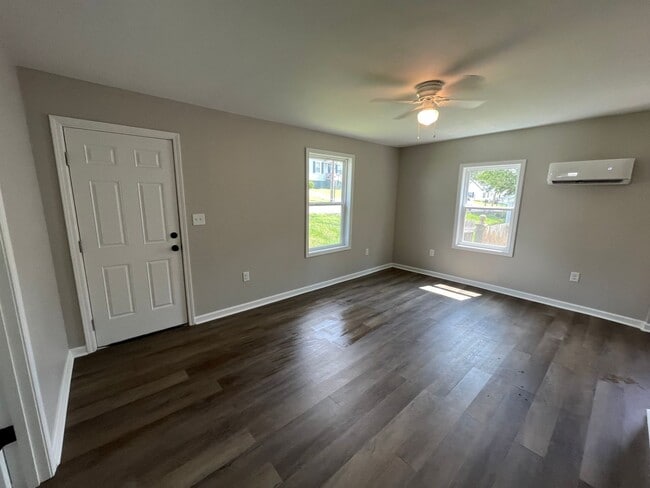 Building Photo - 2 Bedroom Home in Harrodsburg!