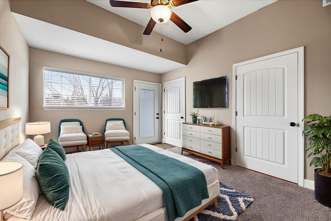 Building Photo - Fall in love at Foxridge Townhomes, Raymor...