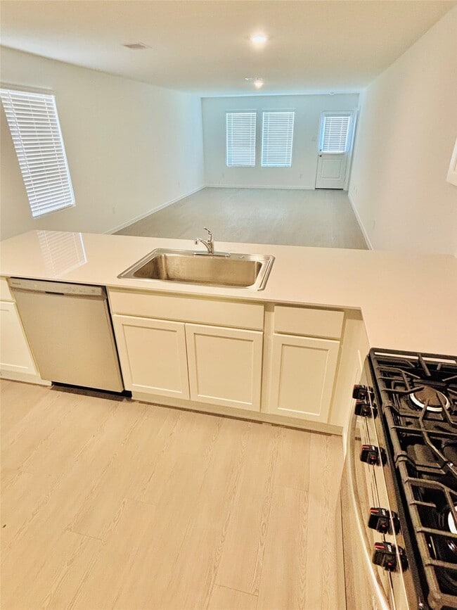 Building Photo - 1747 W Stroker Rd