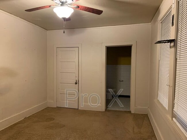 Building Photo - 401 S Jackson Ave