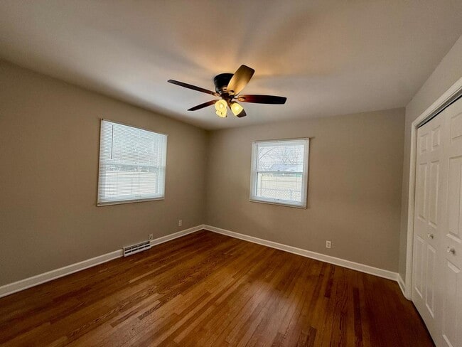 Building Photo - 746 N Glenwood Pl