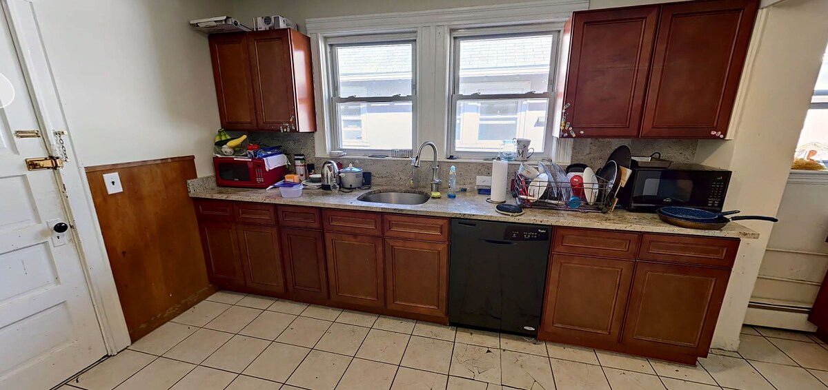 Building Photo - 785 Washington St