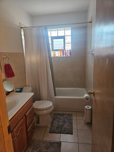 Building Photo - 3311 W Pratt Ave