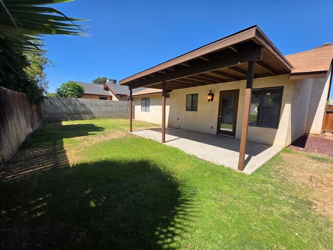 Building Photo - 1012 Orangewood St