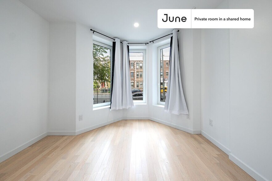 Building Photo - Room in Shared 4 bed/2 bath home