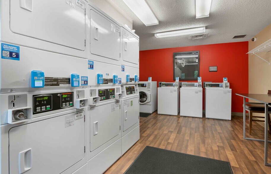 Building Photo - Furnished Studio-Cincinnati - Springdale - I-275