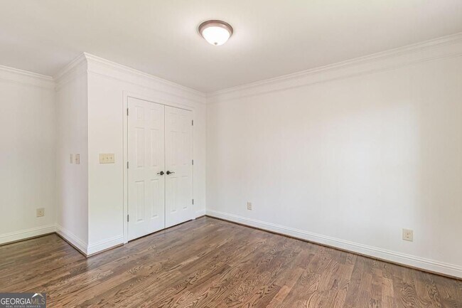 Building Photo - 1410 Eastland Rd SE