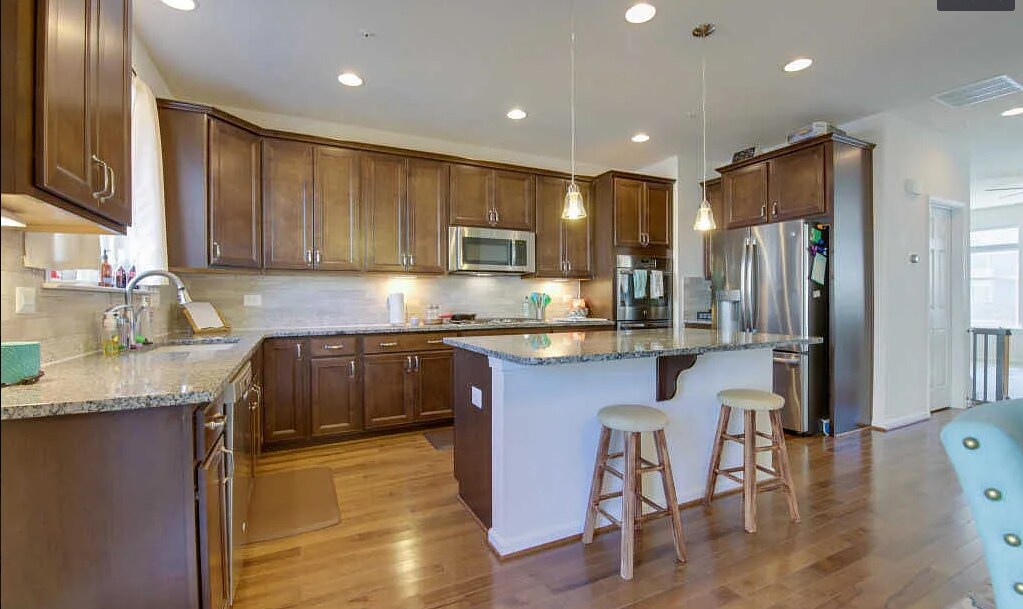 Building Photo - 517 Pebblebrook Ln