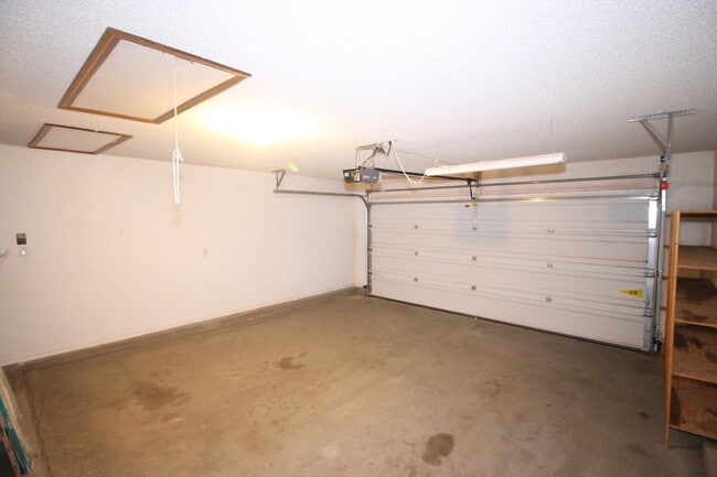 Building Photo - 2300 Northglen Dr