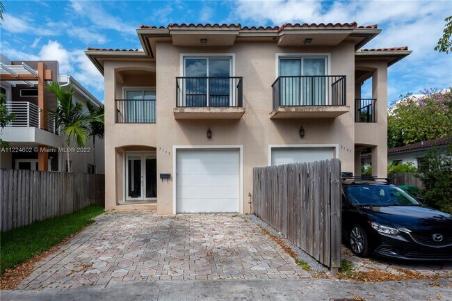 Building Photo - 3749 SW 27th Ln