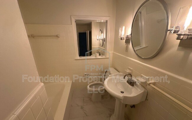Building Photo - 1169 Dearing Rd