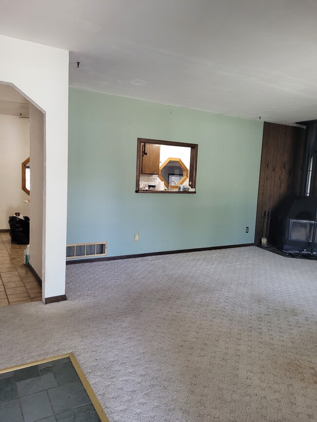 Building Photo - 2215 New Hampshire St