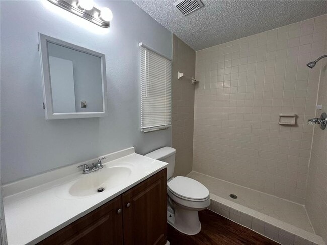 Building Photo - 3151 Bloomingdale Villas Ct