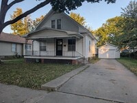 Building Photo - 528 NE Ohio Ave