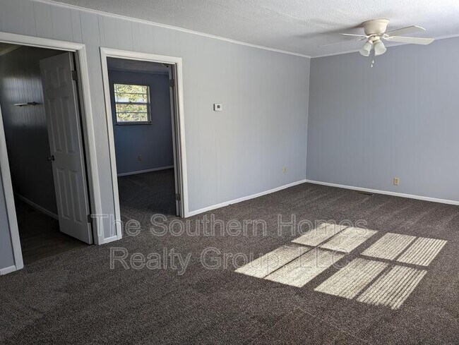 Building Photo - 306 Cesar Street