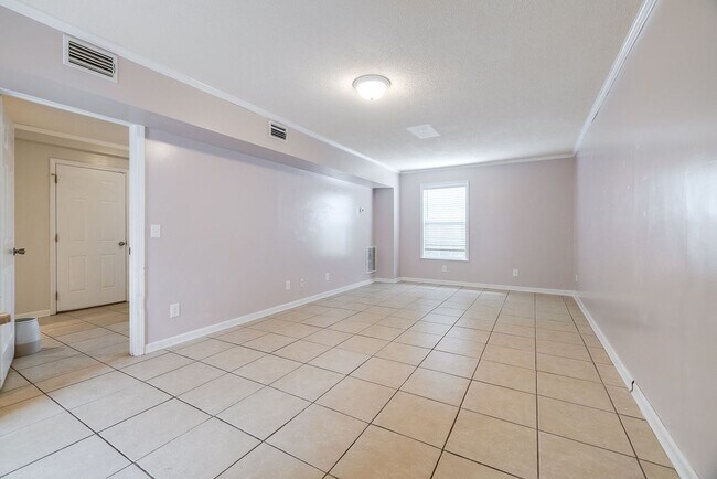 Building Photo - Spacious Home with Shop in Rincon!  No HOA!