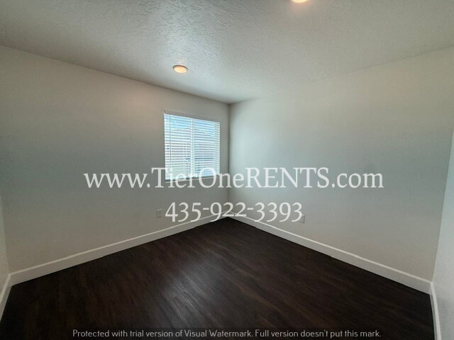 Building Photo - NO DEPOSIT option available for qualified renters with Obligo!