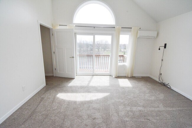 Building Photo - Luxury Lakeside Living – 3 Bed, 2.5 Bath Home with Stunning Views