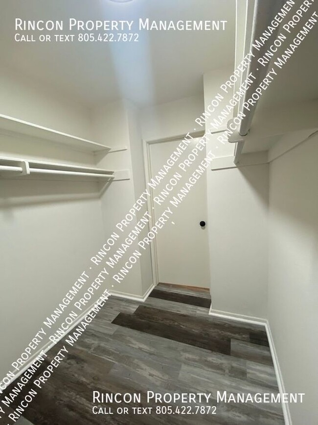 Building Photo - ONE BEDROOM RENTAL with Ensuite Bathroom a...