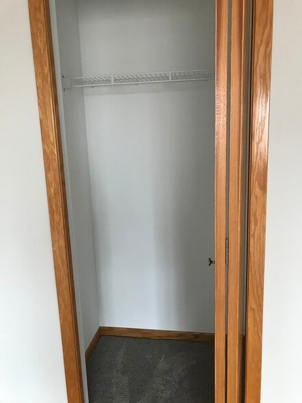 Master Second Closet - 1846 Sapphire Pt