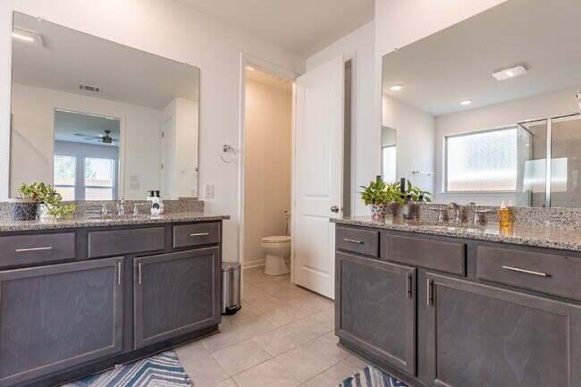 Building Photo - 2332 Giona Pl