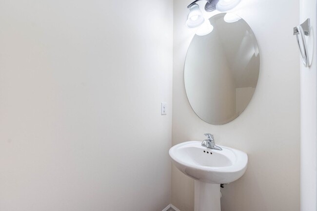 Building Photo - APPLICATION RECEIVED! Welcome to this charming 4-bedroom, 2.5-bathroom home located in Durham, NC.!