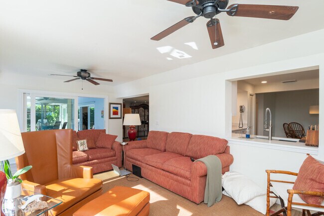 Building Photo - 3372 SE Court Dr