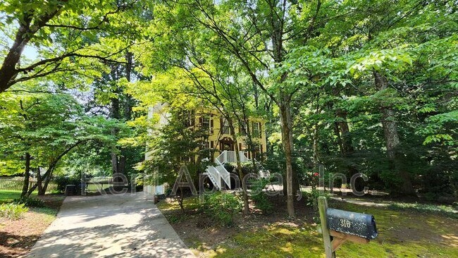 Building Photo - 310 Milesford Ct