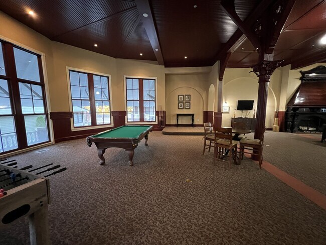 Building Photo - 2601 Hume Dr