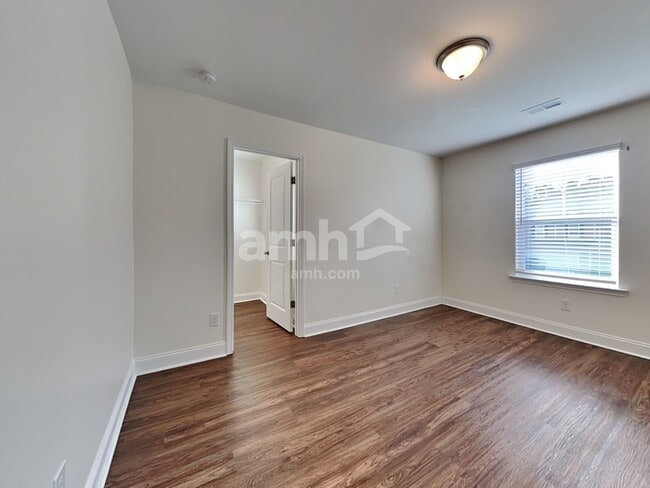 Building Photo - 308 Bering Ln