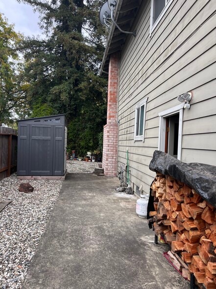 Building Photo - 4410 Hampton Ct