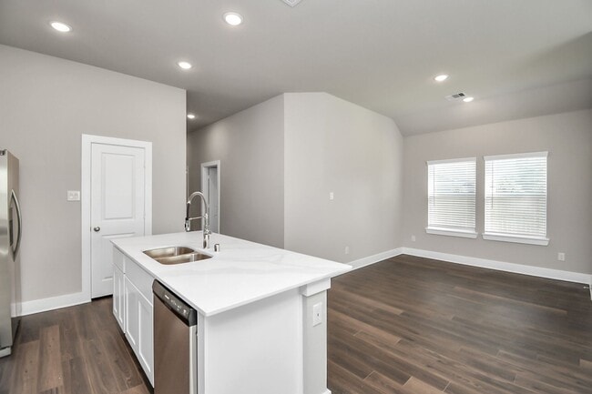 Building Photo - Elm